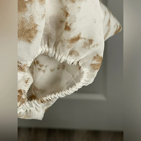 JAPNA LONGSLEEVE WHITE FLORAL TOP SMALL - Picture 3 of 7